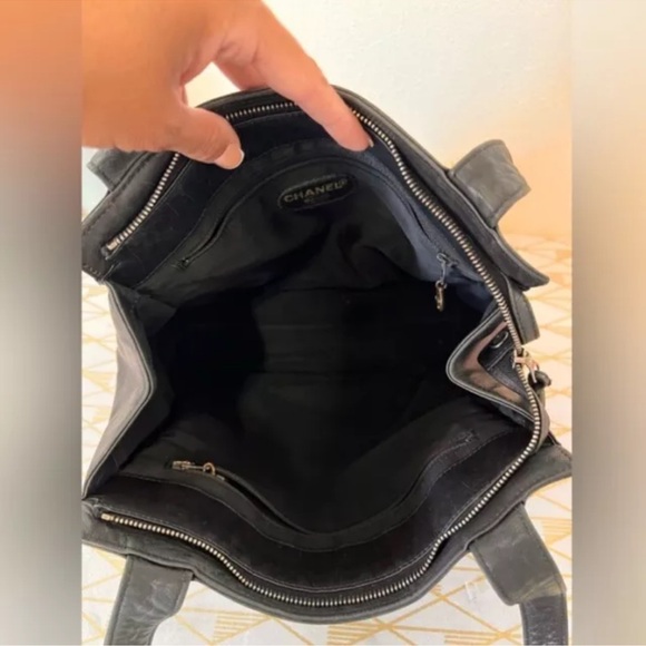 CHANEL Authentic Vintage Lambskin CC Stitched Logo Tote Purse - Picture 8 of 16